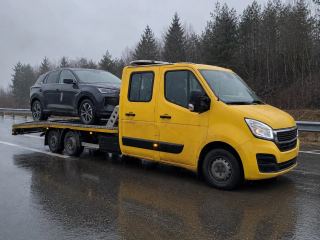 Holowanie SUV-a w deszczu – Otwock