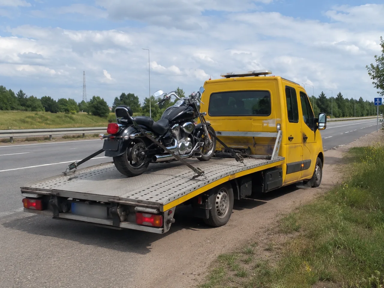 Motocykl przygotowany do transportu przy drodze – GANI-HOL Otwock